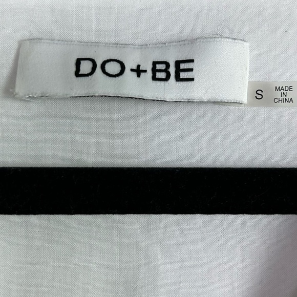 DO+BE I Kambria White Embroidered Tie-Front Top Small - Picture 8 of 10